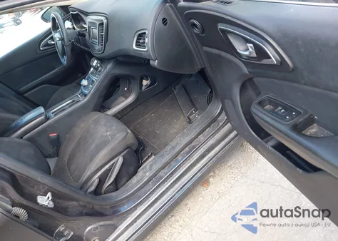 2016 Chrysler 200 Limited из США, поврежденный, VIN 1C3CCCAB6GN112745